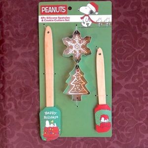 Peanuts 4 Piece Spatula & Cookie Cutter Set